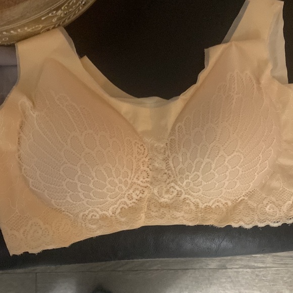 Set of 3 push up bras - Picture 2 of 5